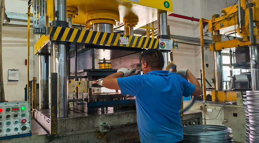 金環(huán)電器的滾筒干衣機(jī)如何適應(yīng)游艇、輪船等特殊海洋環(huán)境，確保高安全性和穩(wěn)定性？