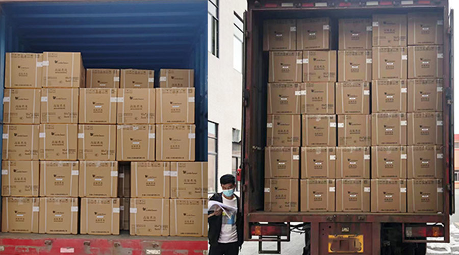 集裝箱裝柜進行時！金環(huán)電器客戶迷你洗衣機順利發(fā)貨！