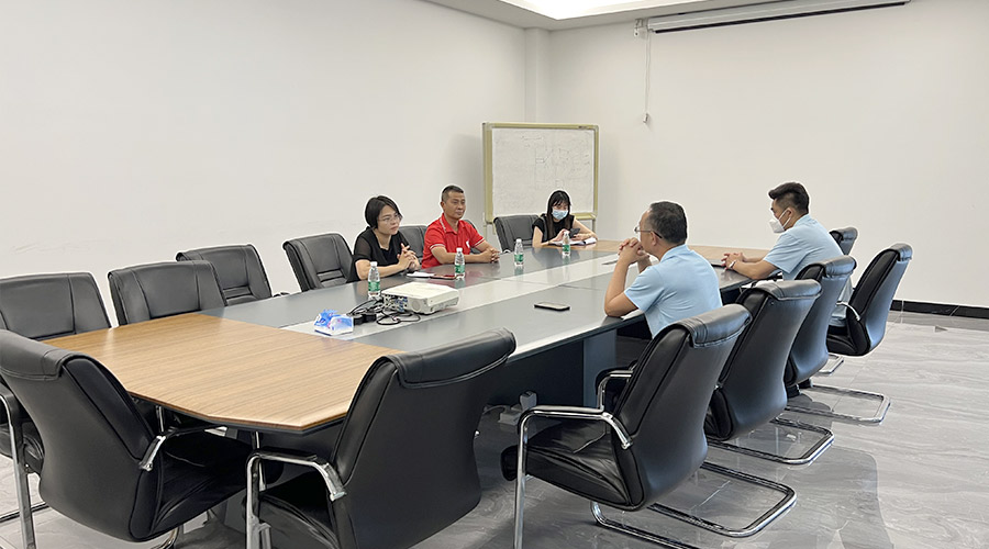 排憂難 提信心！鶴城鎮(zhèn)書記蒞臨金環(huán)電器開展暖企活動(dòng)