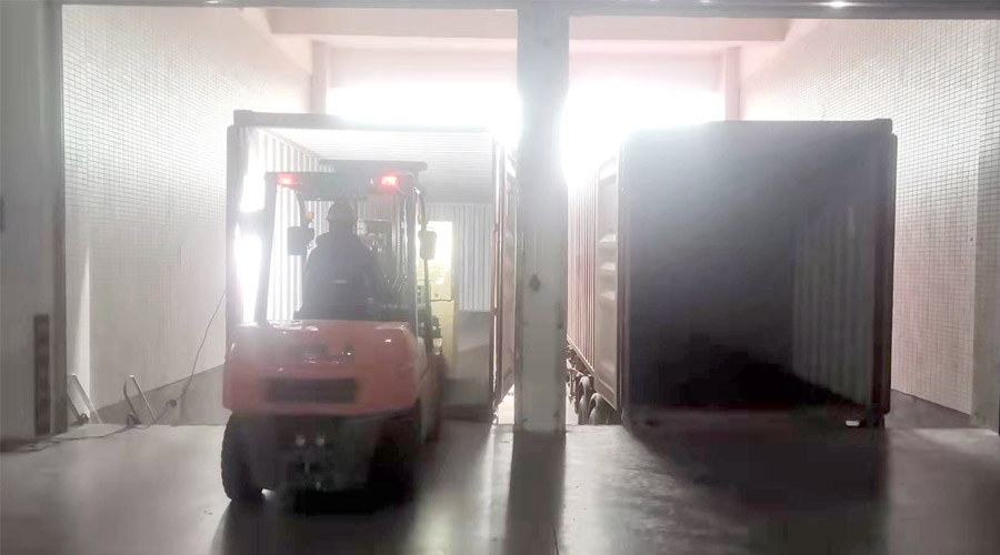 齊心協(xié)力為客戶！春節(jié)期間金環(huán)電器人員加班加點發(fā)貨